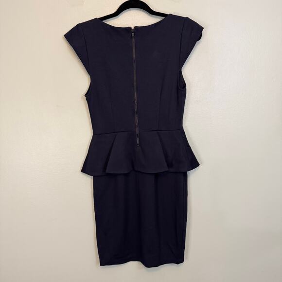 Alice + Olivia Sheath Mini Dress 8 Navy Blue Knit Peplum Employed Cap Sleeves - Picture 6 of 8
